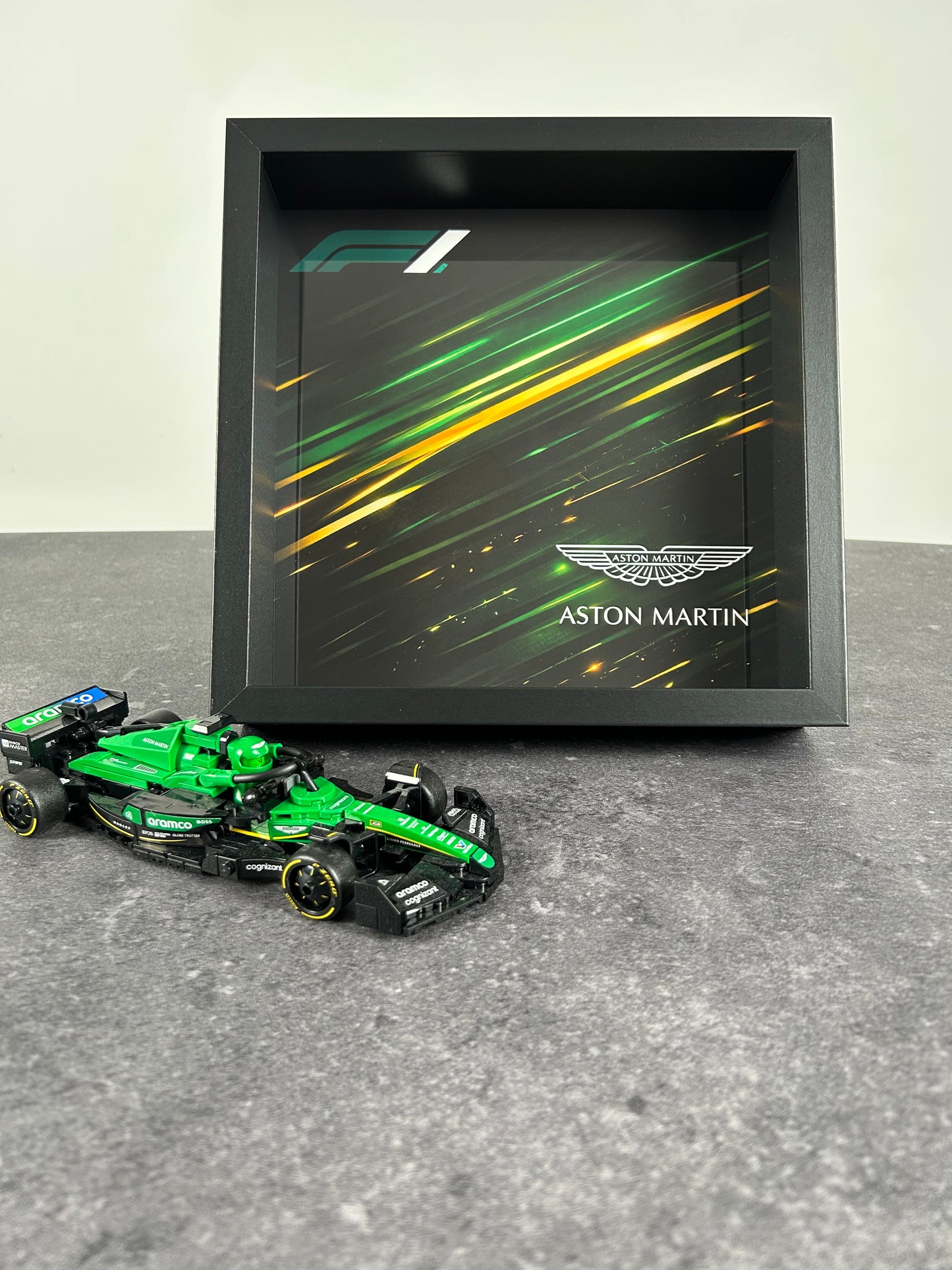 Cadre mural personnalisé compatible LEGO® Speed Champions Aston Martin Formule 1 – Décoration automobile